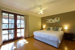 Casa de campo superior | Roupas de cama antialérgicas, ferros/tábuas de passar roupa