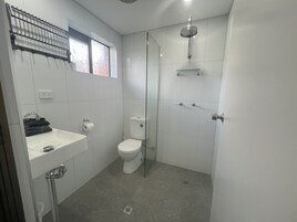 Shower, free toiletries, hair dryer, towels