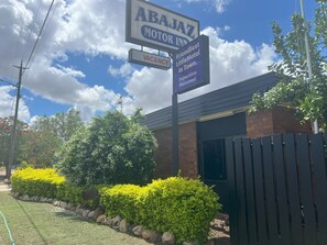 Exterior - Abajaz Motor Inn (Longreach)
