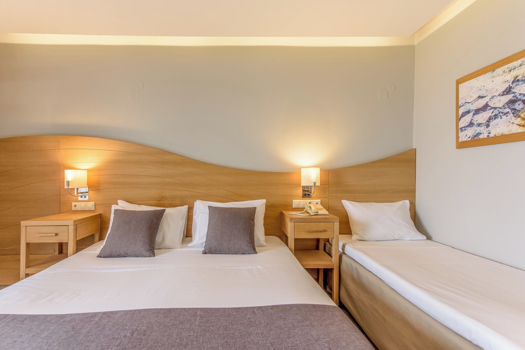 Habitación doble superior, alberca privada, vista al jardín | Caja de seguridad en la habitación, insonorización y cunas gratuitas 