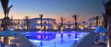 Seasonal outdoor pool, pool umbrellas, pool loungers