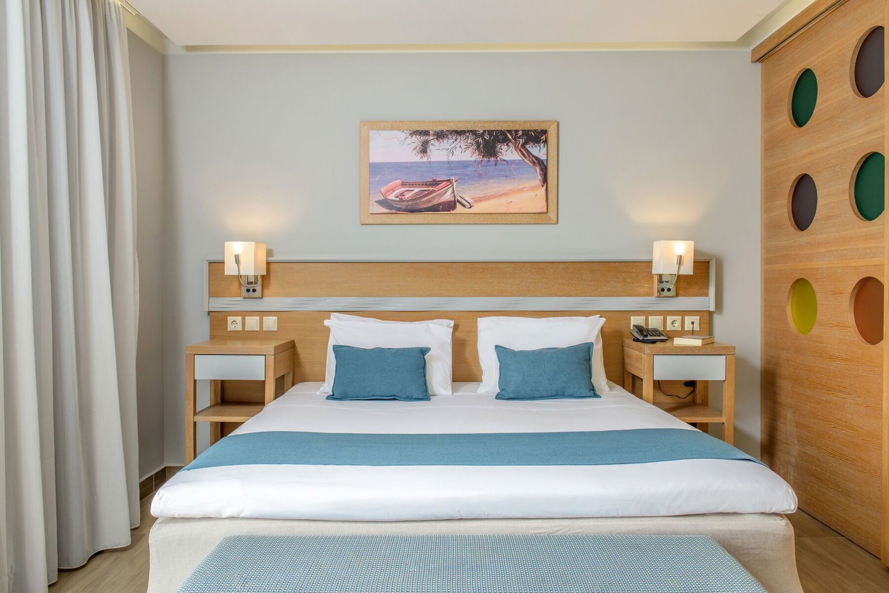 Een kluis op de kamer, geluiddichte muren, gratis babybedden