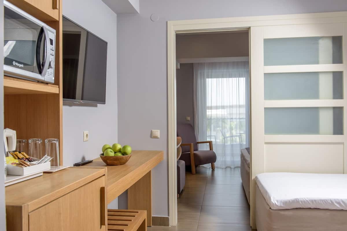 1 bedroom, in-room safe, soundproofing, free WiFi