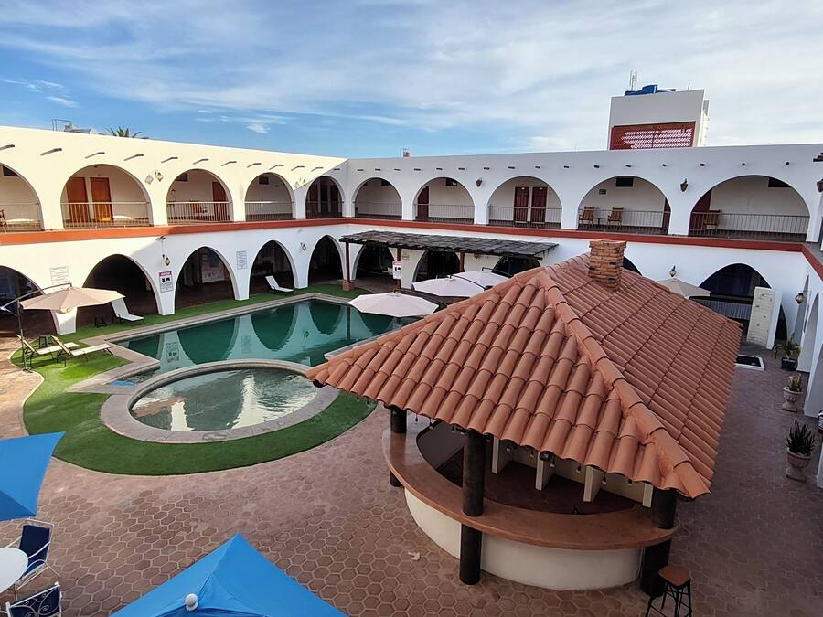 Outdoor pool, sun loungers