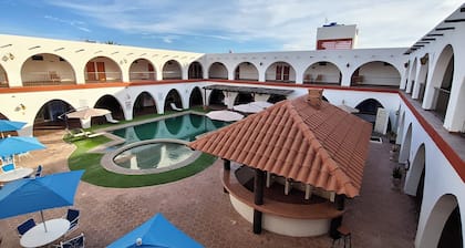Hotel Hacienda Bugambilias La Paz & Centro de Convenciones