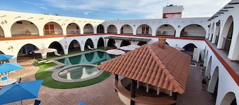 Hotel Hacienda Bugambilias La Paz & Centro de Convenciones