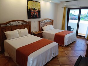 Individually furnished, blackout curtains, free WiFi, bed sheets - Hotel Hacienda Bugambilias La Paz & Centro de Convenciones (La Paz)