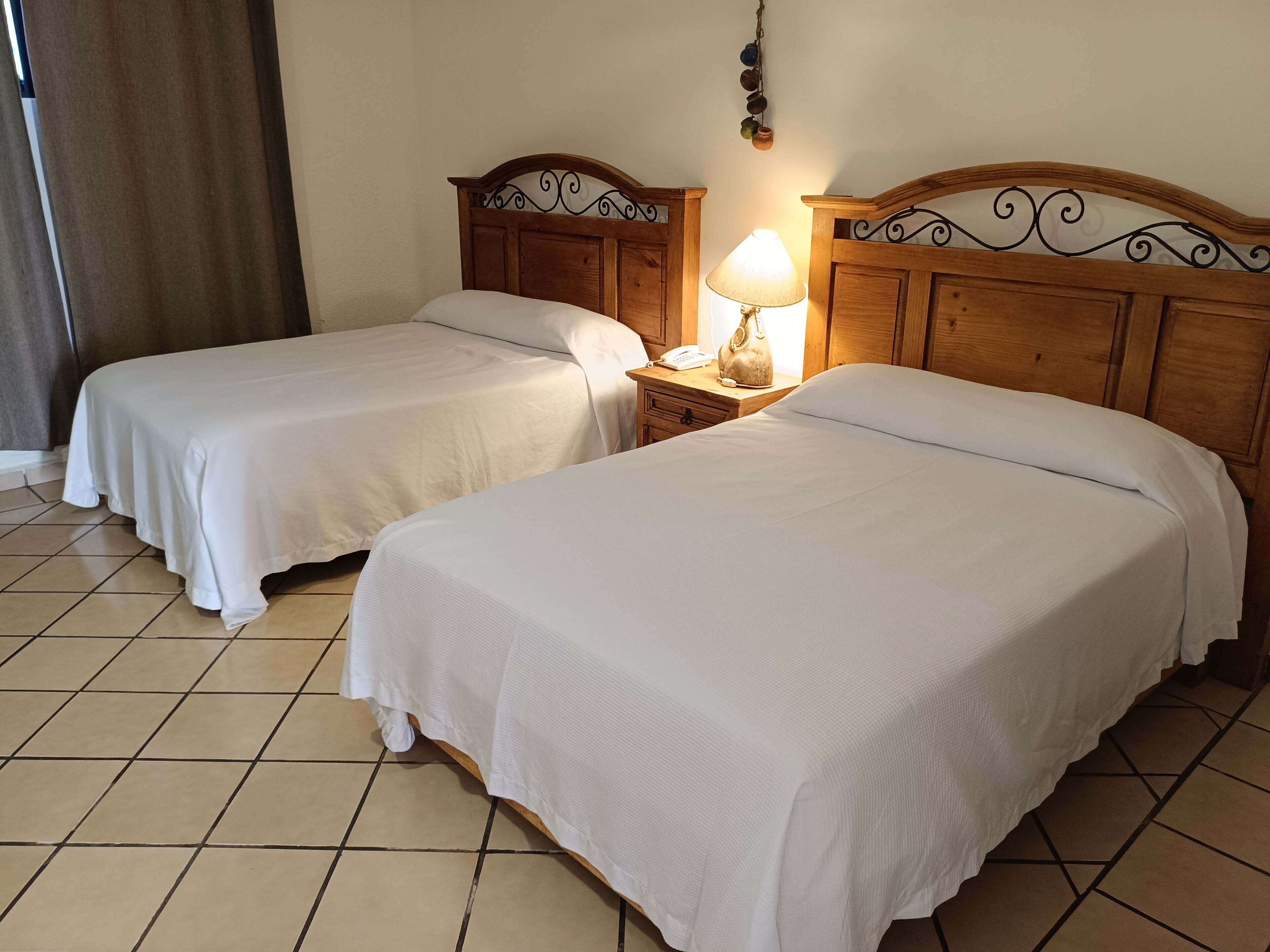 Ameublement personnalisé, rideaux occultants, Wi-Fi gratuit