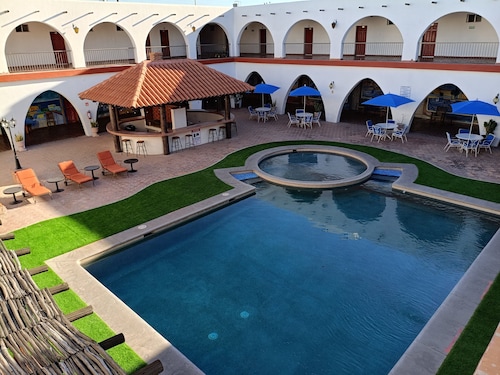 Hotel Hacienda Bugambilias La Paz & Centro de Convenciones