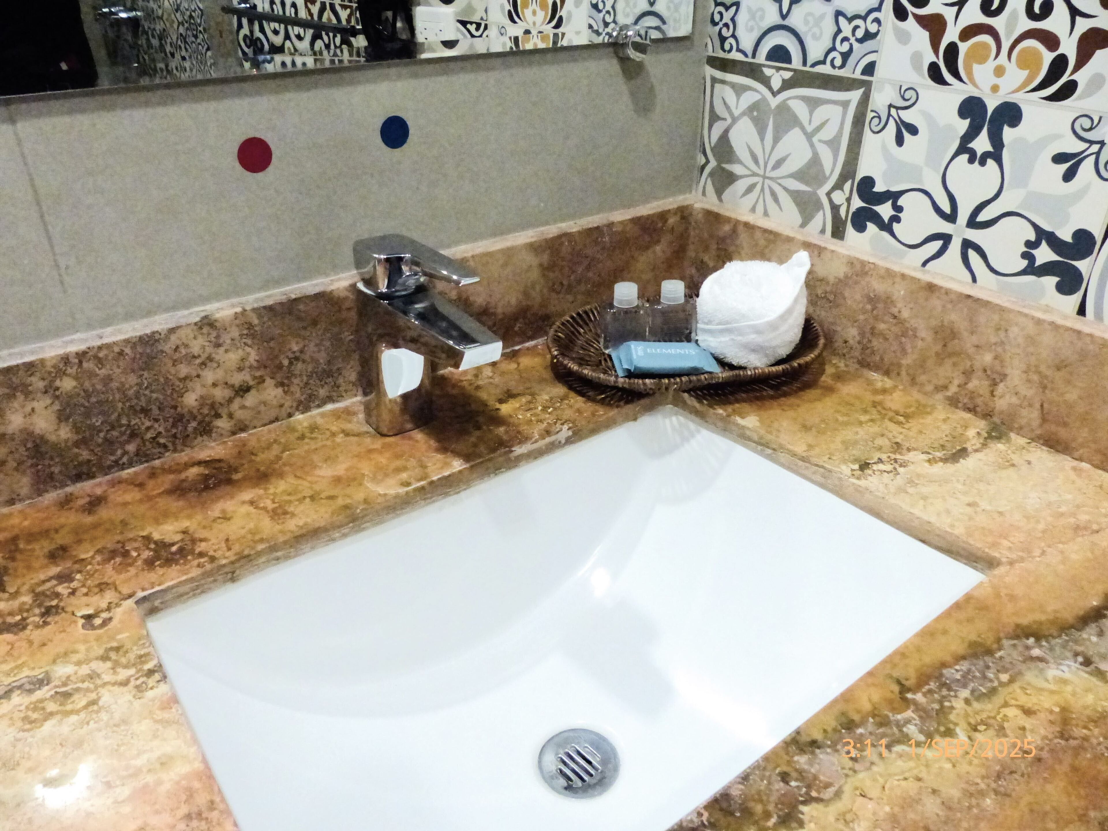 deluxe double room, 2 double beds, city view, tower | bathroom | shower, free toiletries, hair dryer, towels