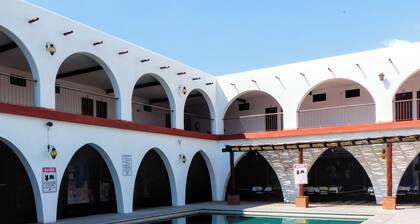 Hotel Hacienda Bugambilias La Paz & Centro de Convenciones