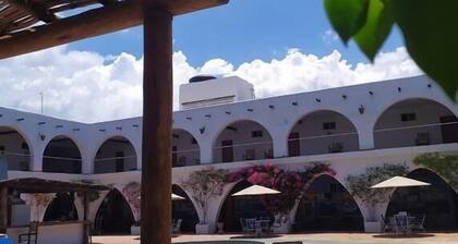 Hotel Hacienda Bugambilias La Paz & Centro de Convenciones