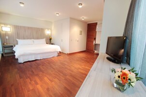 Ropa de cama de alta calidad y minibar 