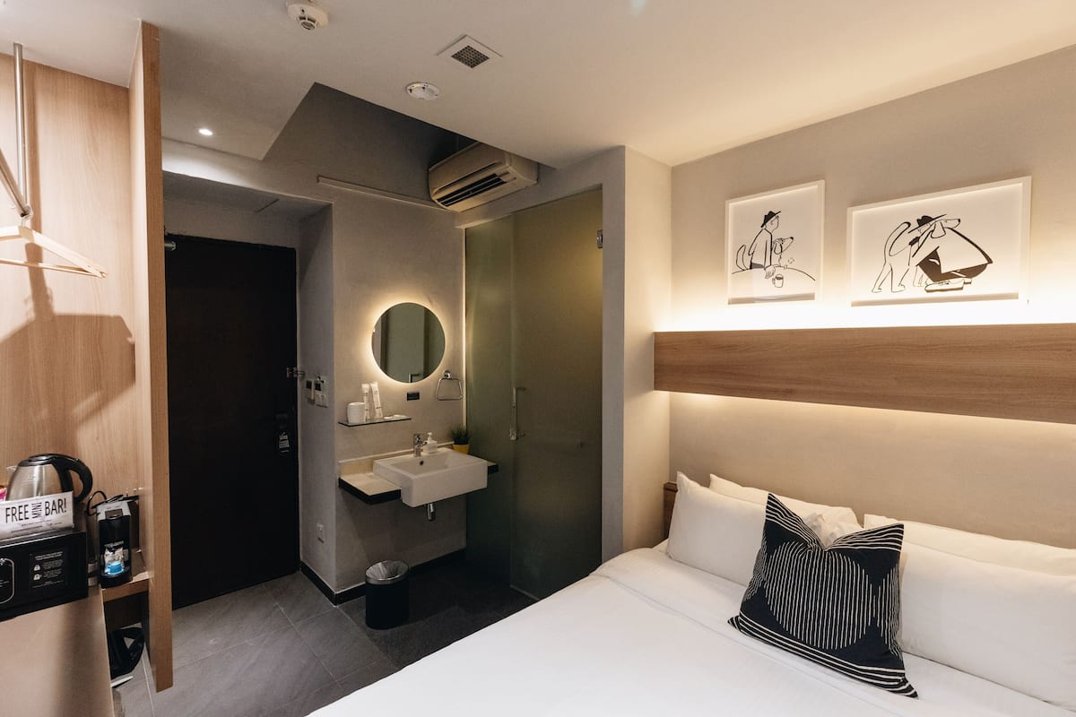 Rom – classic | Safe på rommet, skrivebord, strykejern/-brett og wi-fi (inkludert)