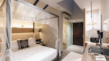 NuVe Enchanted | In-room safe, desk, iron/ironing board (on request), free WiFi