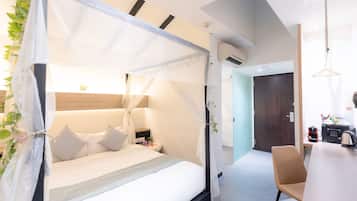 In-room safe, desk, iron/ironing board, free WiFi