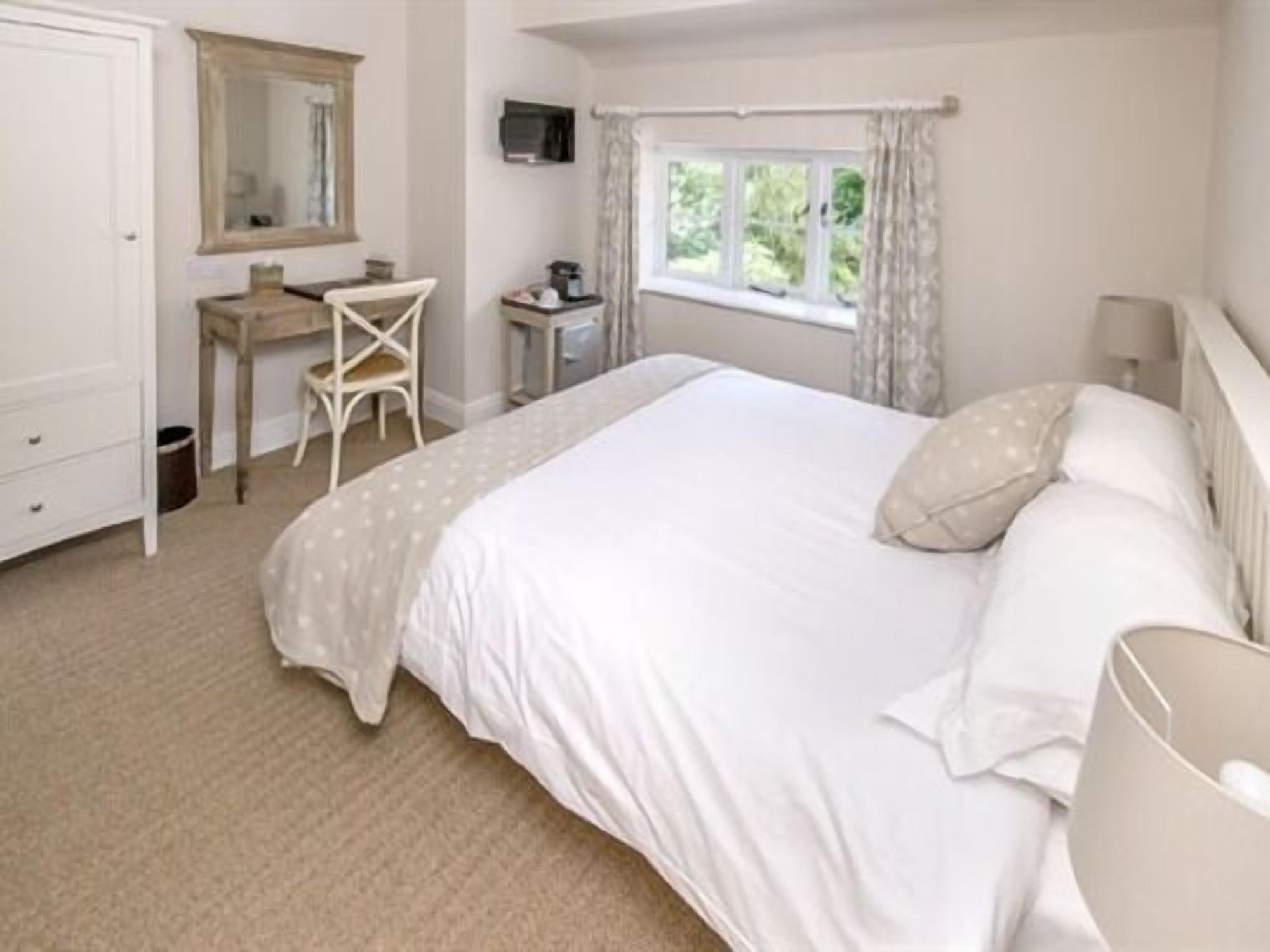 Habitación doble de lujo, baño en la habitación, vista al jardín