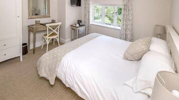 Habitación doble de lujo, baño en la habitación, vista al jardín