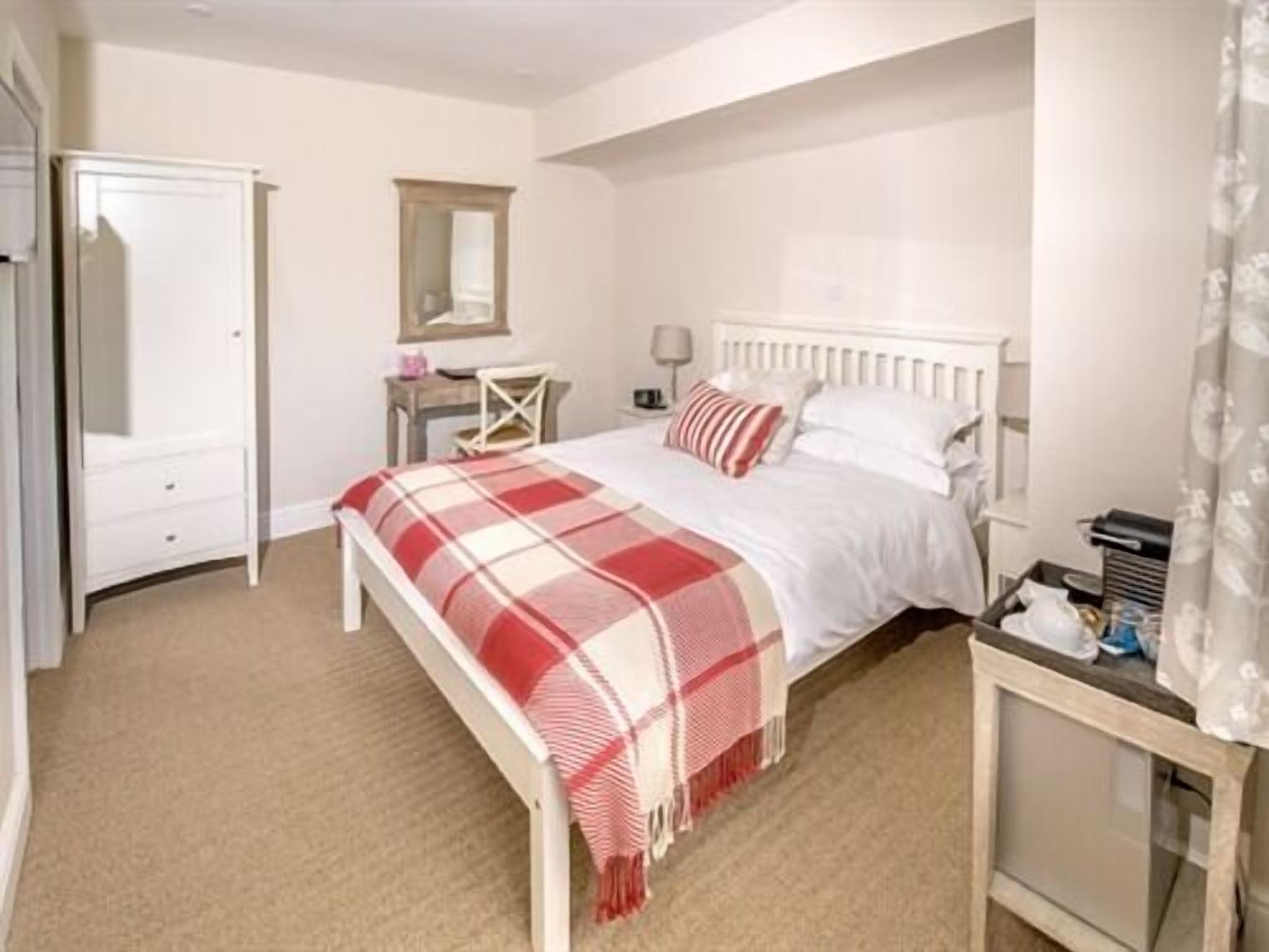 Habitación doble superior, baño en la habitación, vista al jardín