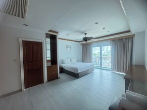 2-Bedroom Family Suite | Hypo-allergenic bedding, minibar, in-room safe, desk - Chaidee Mansion (Bangkok)