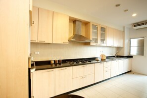 3-Bedroom Family Suite | Private kitchen - Chaidee Mansion (Bangkok)