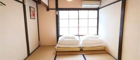 Iron/ironing board, free WiFi