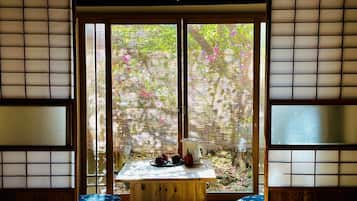 Iron/ironing board, free WiFi