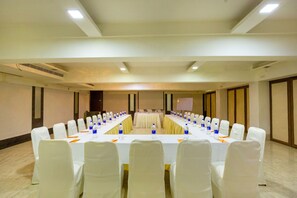 Khu phòng họp