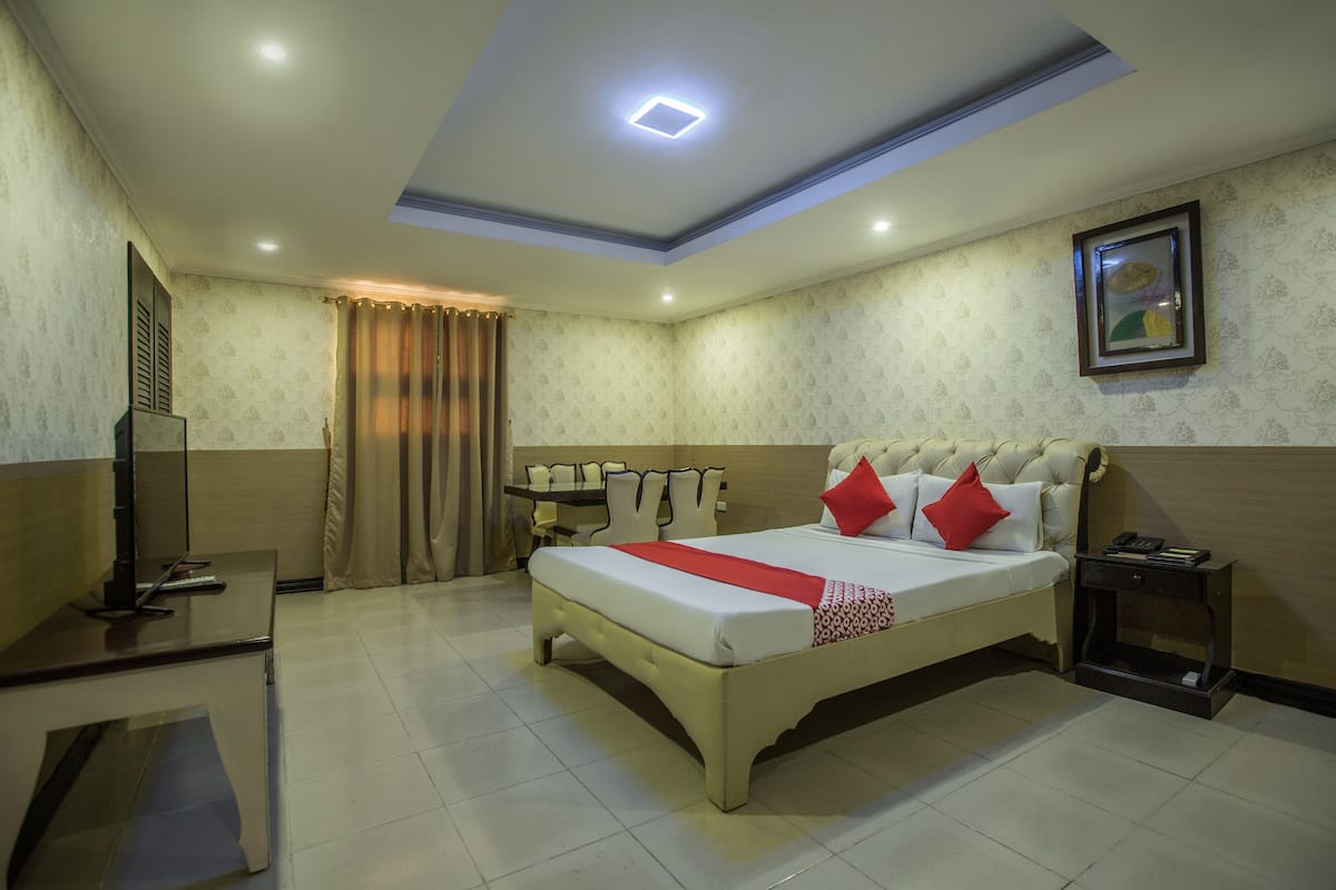 Suite, 1 Katil Kelamin (Double) | 1 bilik tidur, meja, Wi-fi percuma, cadar katil