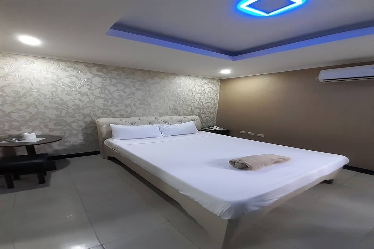 Desk, WiFi (free), bed sheets
