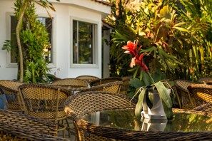 Desayuno bufé gratuito y diario