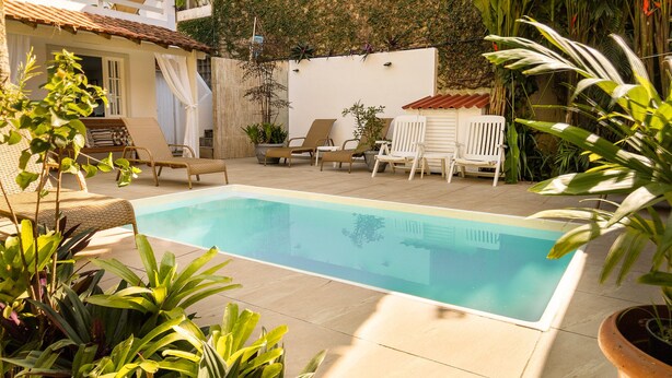 Outdoor pool, open 10:00 AM to 10:00 PM, pool loungers - Rede Reserva Bromélias (Angra dos Reis)
