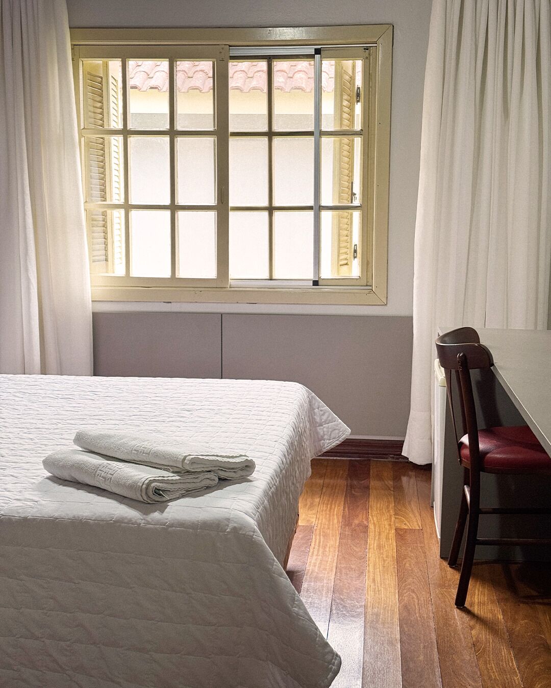 Free WiFi, bed sheets