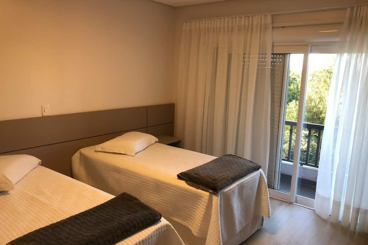 superior twin room | free wifi, bed sheets