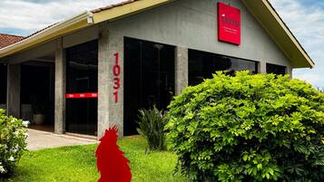 Fachada da propriedade