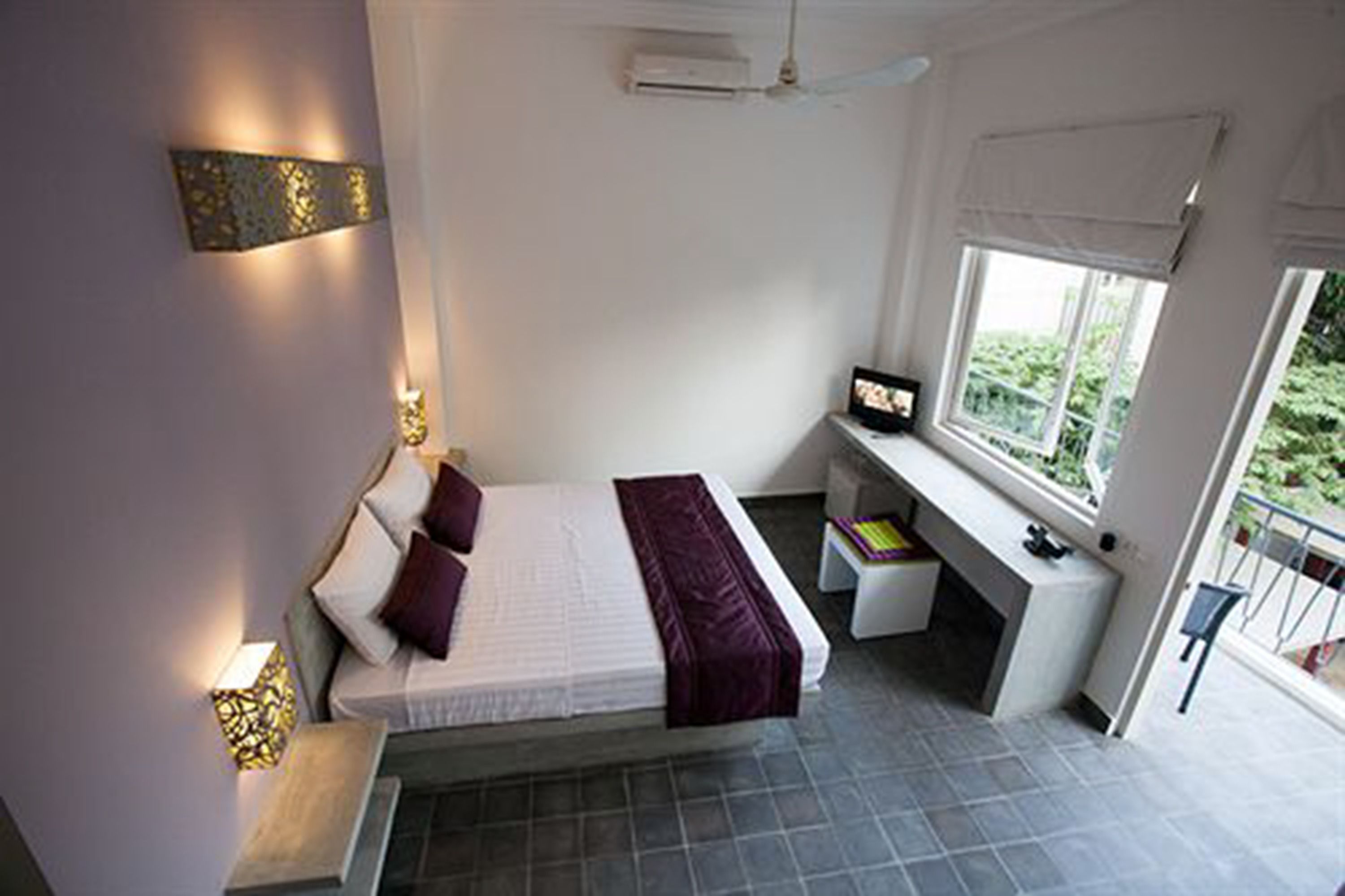 deluxe double room | premium bedding, minibar, in-room safe, desk