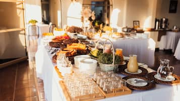 Free daily buffet breakfast