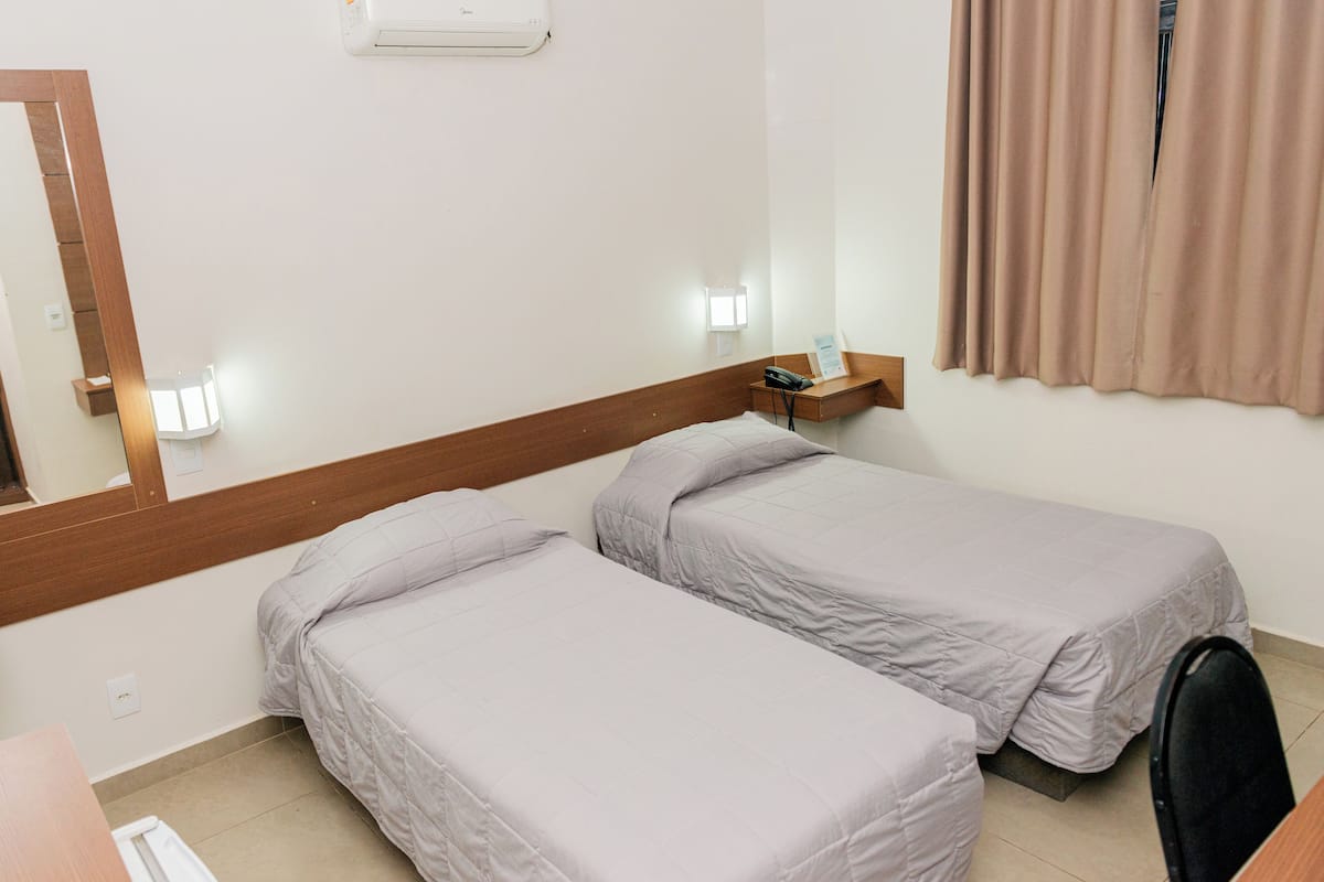 Phòng 2 giường đơn Cao cấp, 1 phòng ngủ | 1 phòng ngủ, minibar, trang bị nội thất với thiết kế riêng biệt, bàn