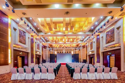 Pingyao Fengyan Jianguo Hotel