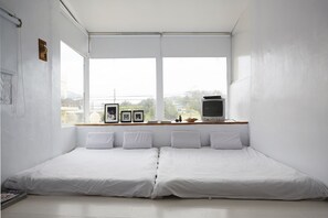 Family Room | Free WiFi