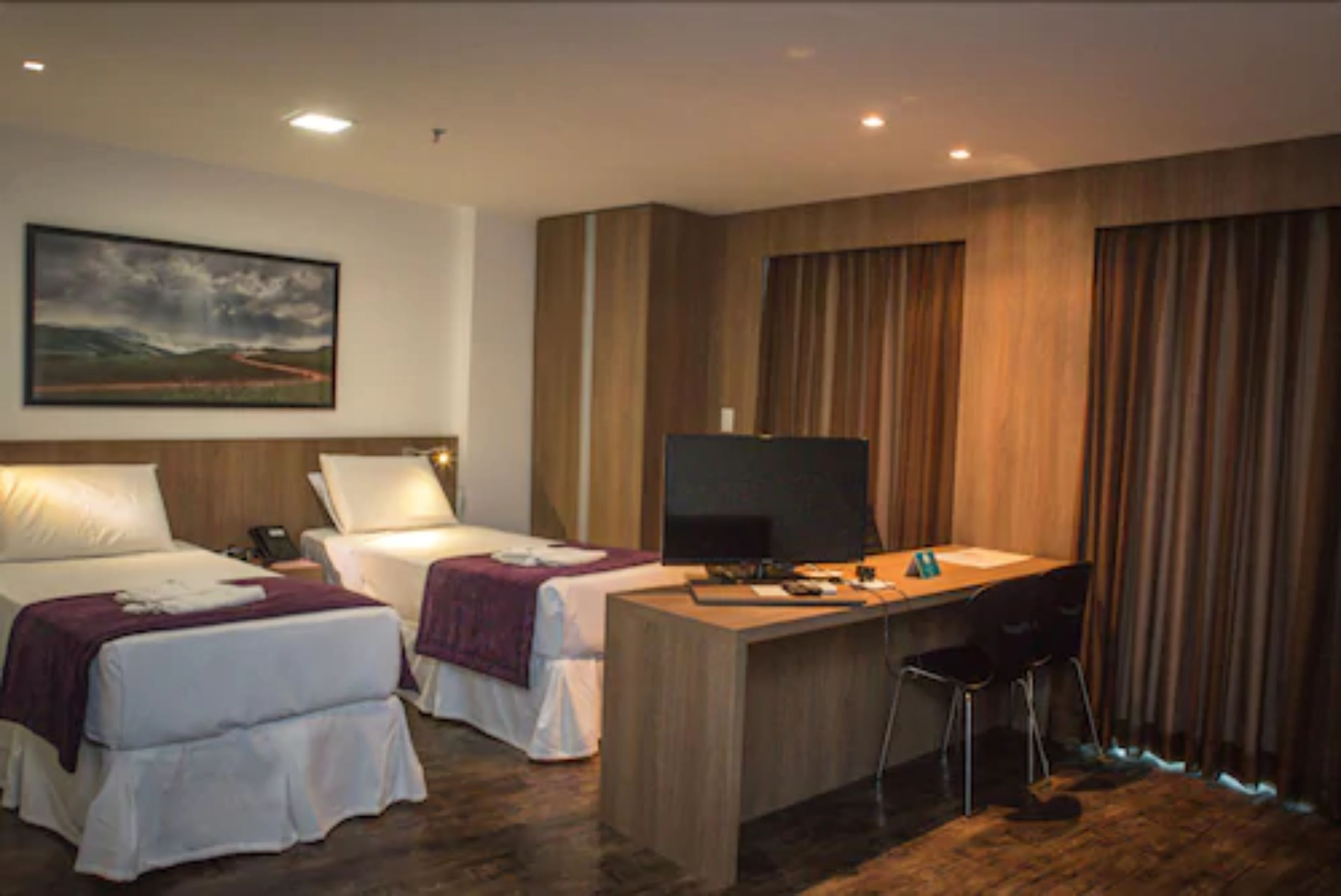 deluxe twin room | hypo-allergenic bedding, minibar, free wifi, bed sheets