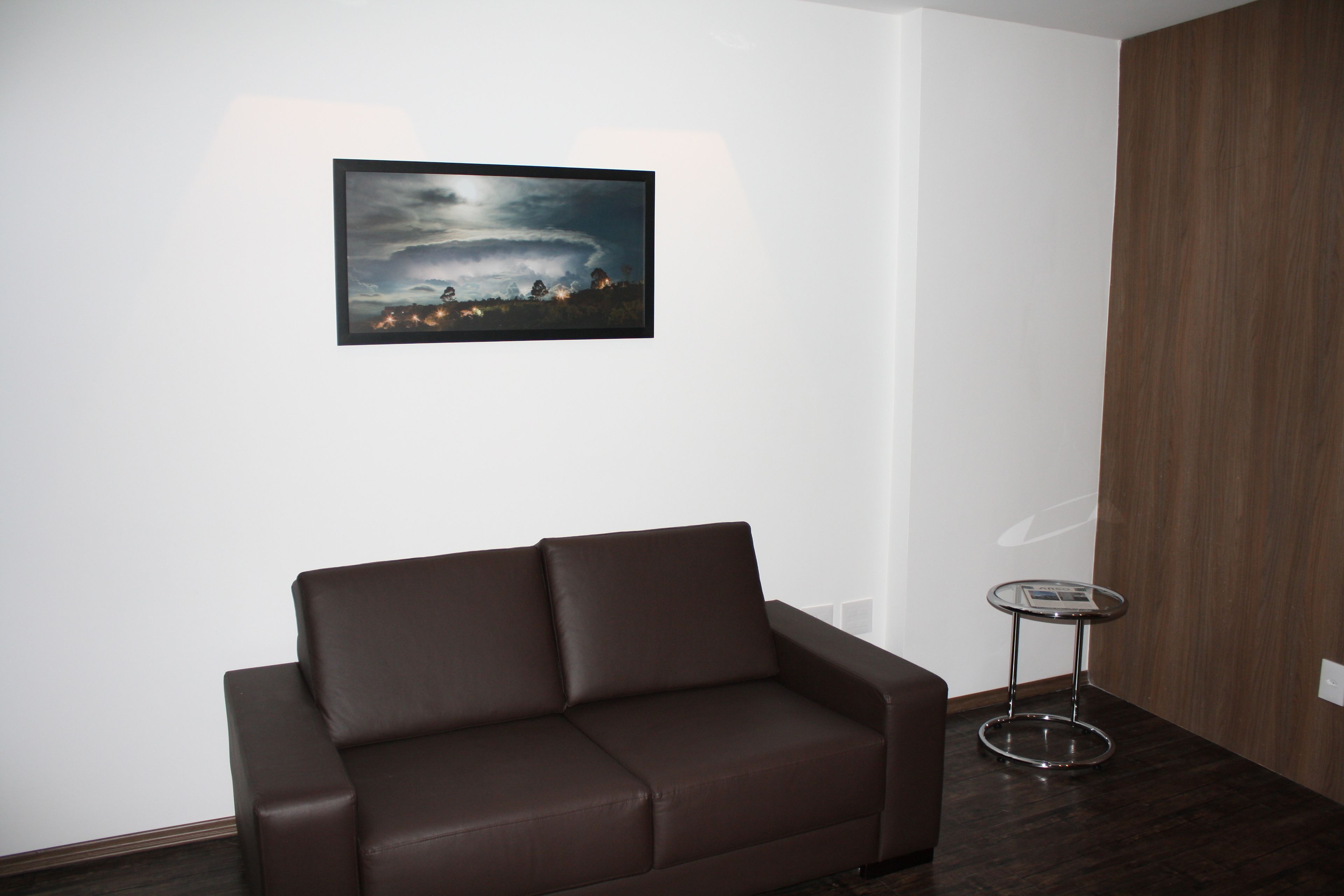 hypo-allergenic bedding, minibar, free wifi, bed sheets