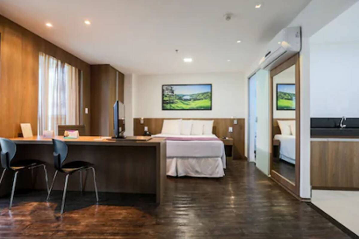 Ropa de cama hipoalergénica, minibar, wifi gratis y ropa de cama