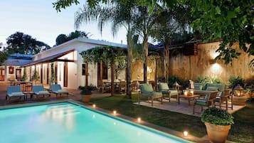 Outdoor pool, sun loungers