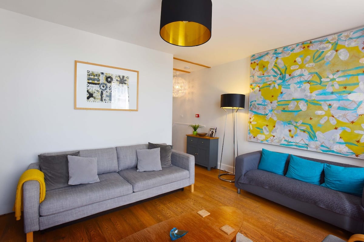 Villa, baño en la habitación, vista a la ciudad (Arthouse) | Lounge