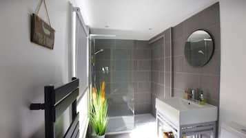 Villa, bagno in camera, vista città (Arthouse) | Bagno