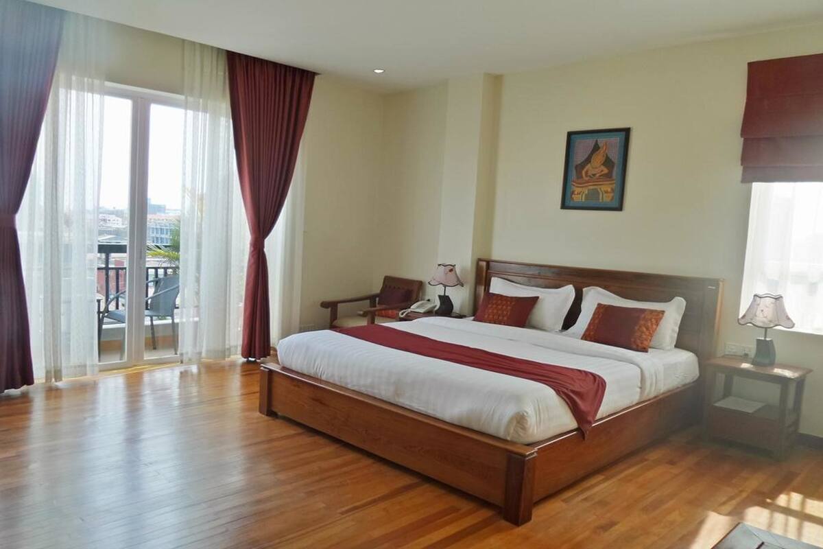 Pandan Suit Double Room | Premium bedding, down comforters, pillowtop beds, minibar