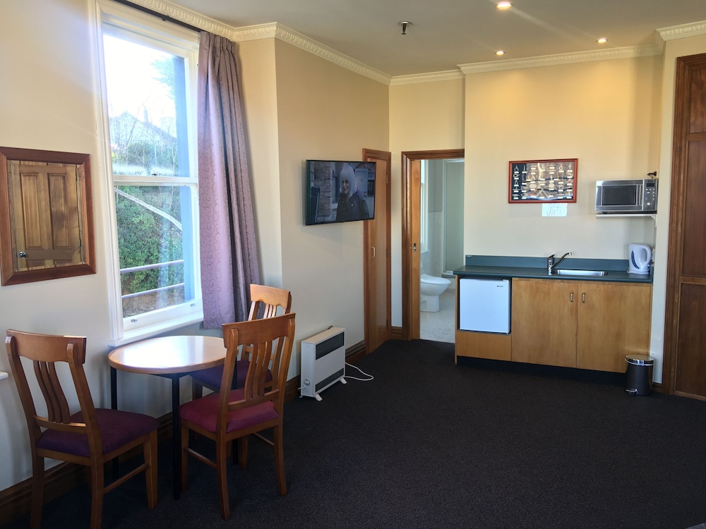 Leviathan Hotel Co Ltd by null