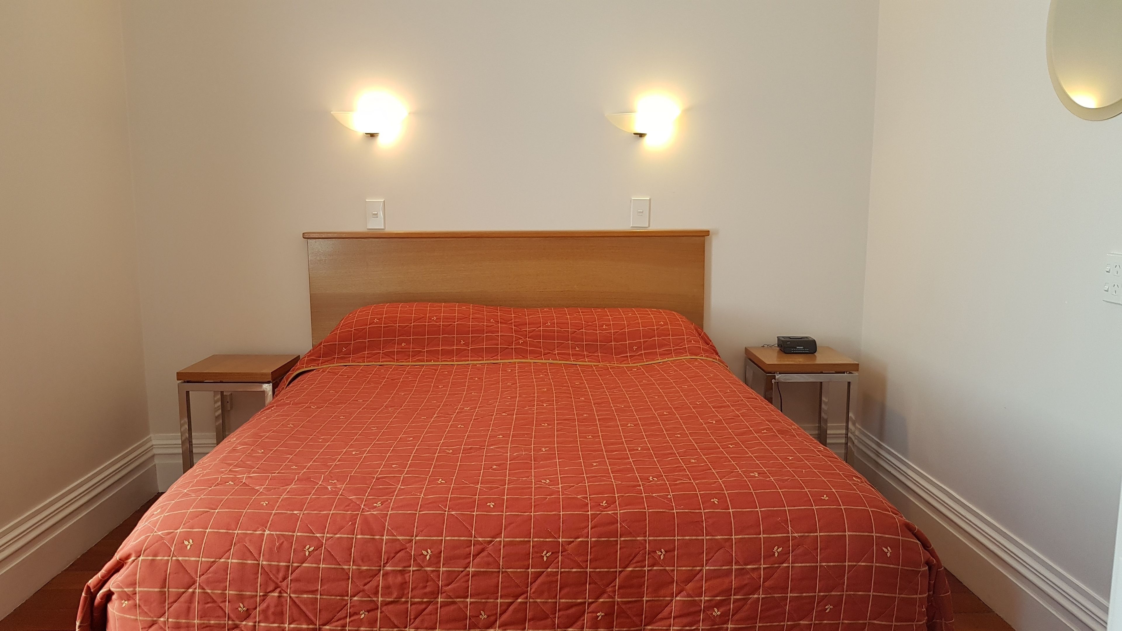 Zimmer | Allergikerbettwaren, Zimmersafe, kostenloses WLAN, Bettwäsche