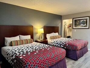 Traditional Double Room, 2 Queen Beds, Non Smoking | Desk, blackout curtains, iron/ironing board, free WiFi - Travelers Inn Eugene University (Eugene)
